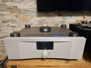 Pann Audio Eytri II and IV damping pucks on a preamplifier